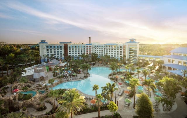 Loews Sapphire Falls Resort at Universal Orlando