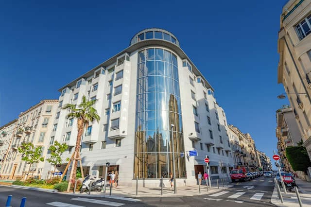 Hotel Goldstar Resort & Suites