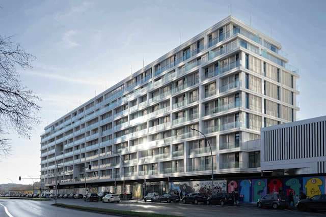 Locke at East Side Gallery