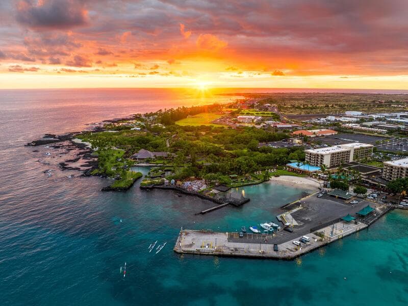 Royal Princess#°#Holiday Inn Express Melbourne Southbank, Melbourne#°#Ibis Styles Hobart, Hobart#°#Ibis Styles Central, Sydney#°#The Westin Bonaventure, Los Angeles